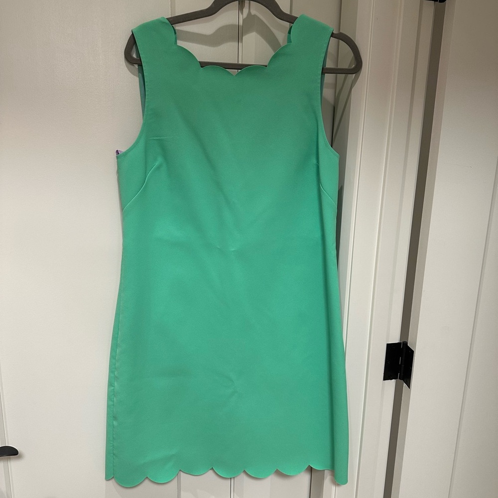 Like new J. Crew green dress with scallop detail